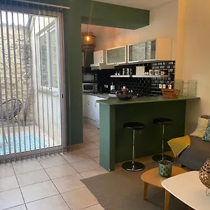  Apartment Le Loft Patio, Au Coeur Du Village